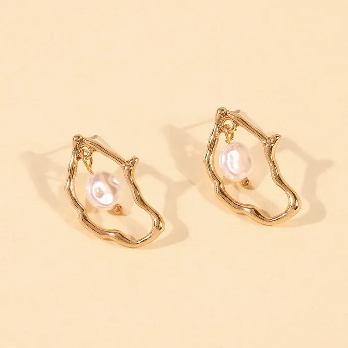 UrbanVinta Irregular Geometric Gold Pearl Earrings Earrings UrbanVinta Irregular Geometric Gold Pearl Earrings Earrings