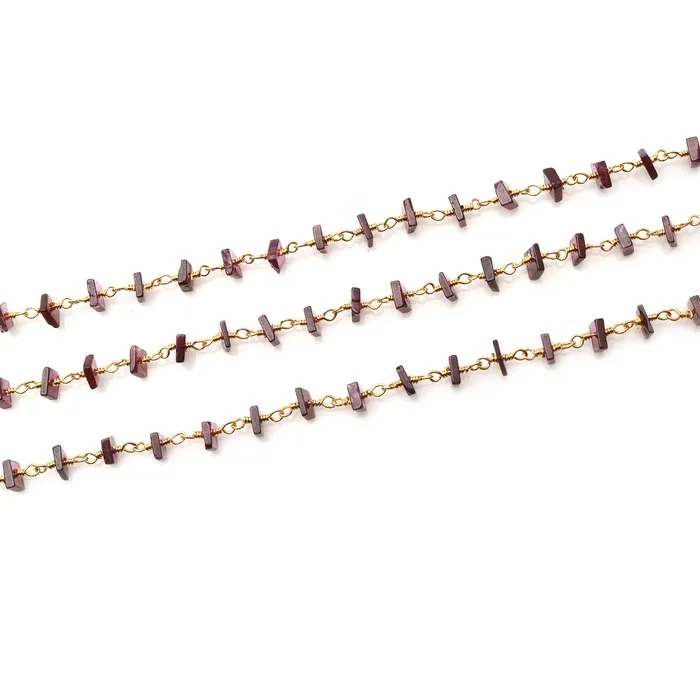 GemMartUSA Necklaces Garnet Square Beads 45mm Gold Wire Wrapped Rosary Chain