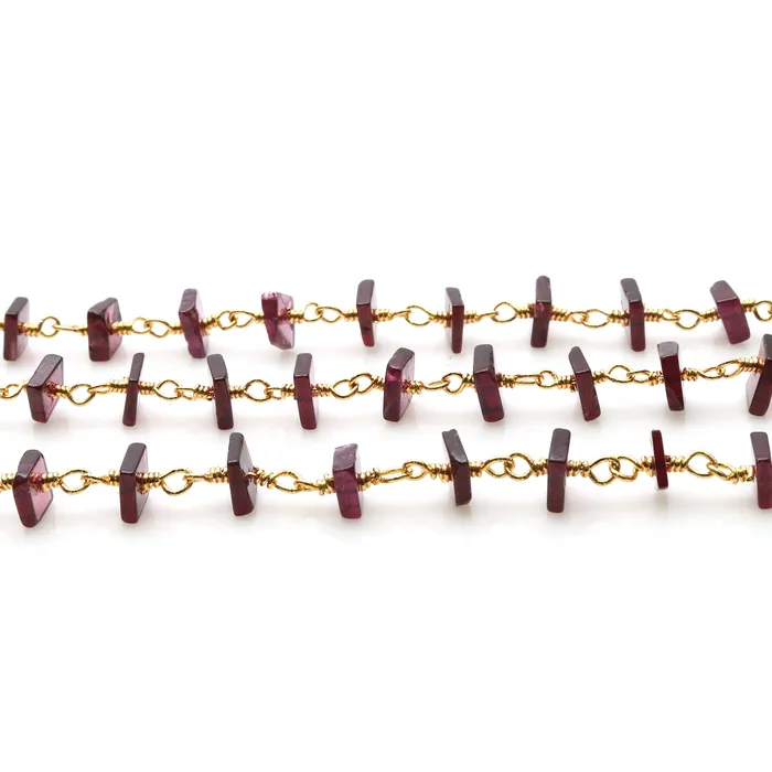 GemMartUSA Necklaces Garnet Square Beads 45mm Gold Wire Wrapped Rosary Chain